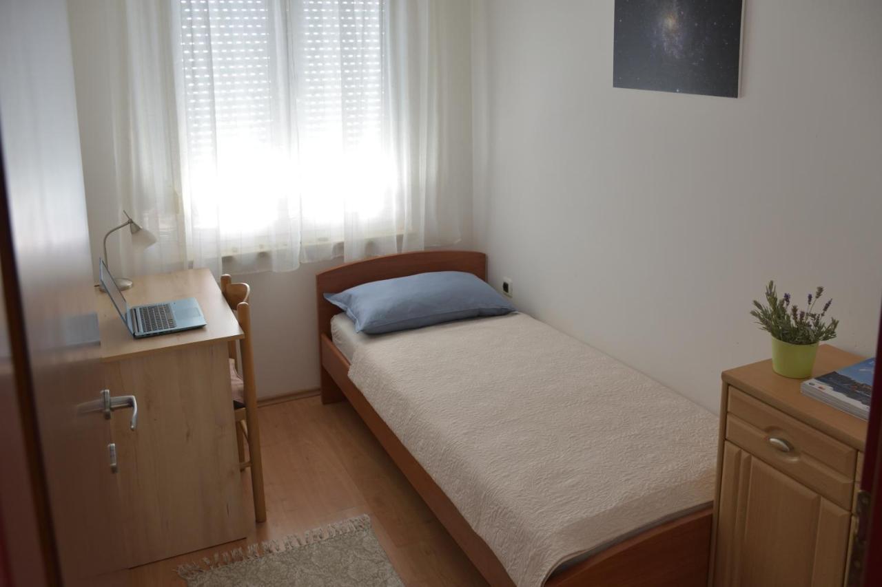 Apartament Pino Pula Zewnętrze zdjęcie